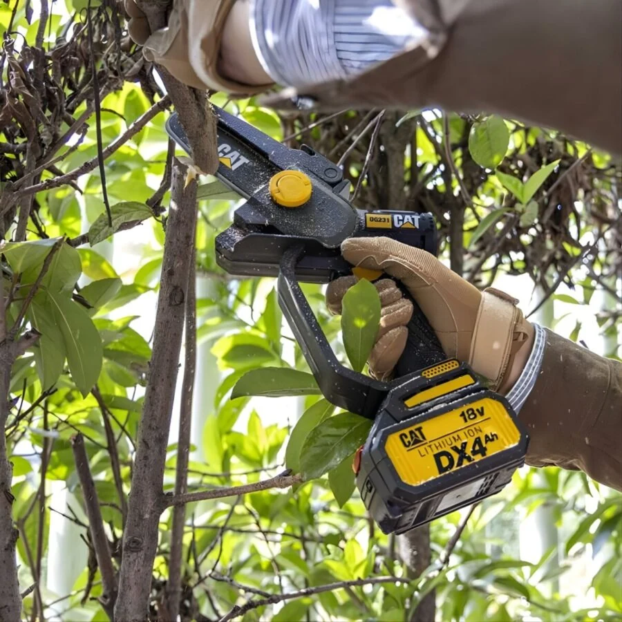 CAT Set Αλυσοπρίονο κλαδευτικό μπαταρίας Li-Ion 18V 4Ah DG231 - Image 4